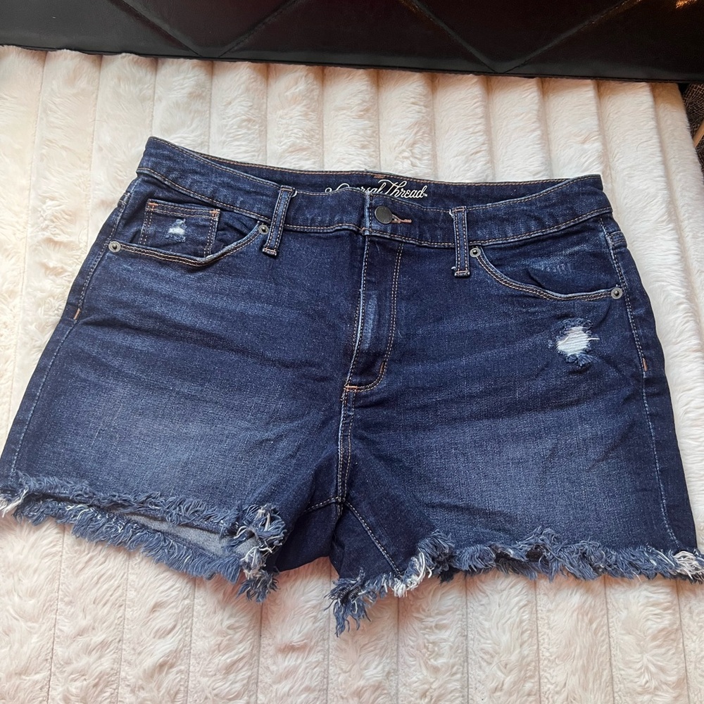 Universal thread shorts